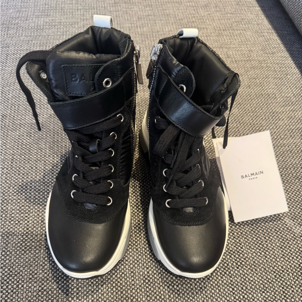 Brand NEW! Kids Balmain boots size 31 European
